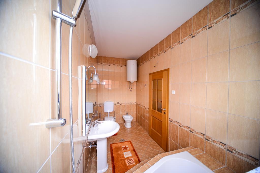Apartments Dalmacija Starigrad Paklenica Værelse billede