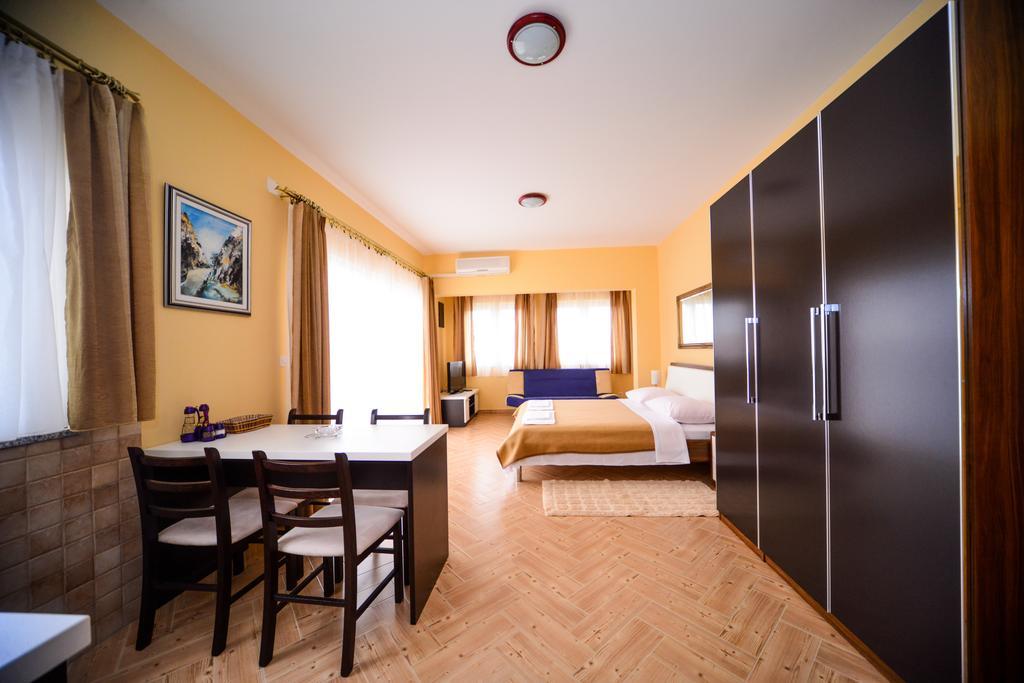 Apartments Dalmacija Starigrad Paklenica Værelse billede